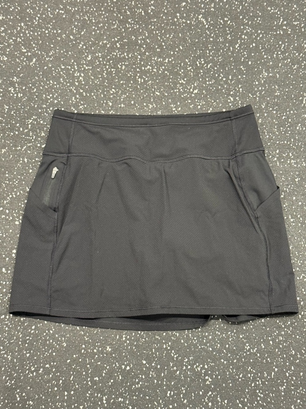 Black Athleta Action Skort in Dobby 14.5” size small